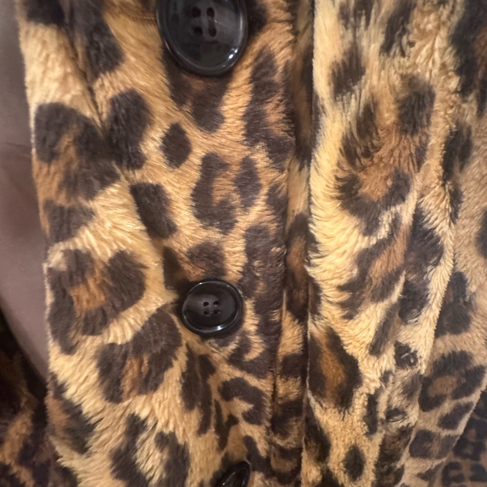 VINTAGE Zelda leopard coat. 
Size 12 = more like a 10 today. 
Lining intact. - Picture 13 of 14
